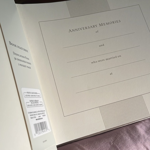 📕NOS Vtg Hallmark Anniversary Memories Scrap Book! - Picture 2 of 6